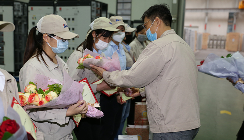 >男神登場(chǎng)，愿望實(shí)現(xiàn)！